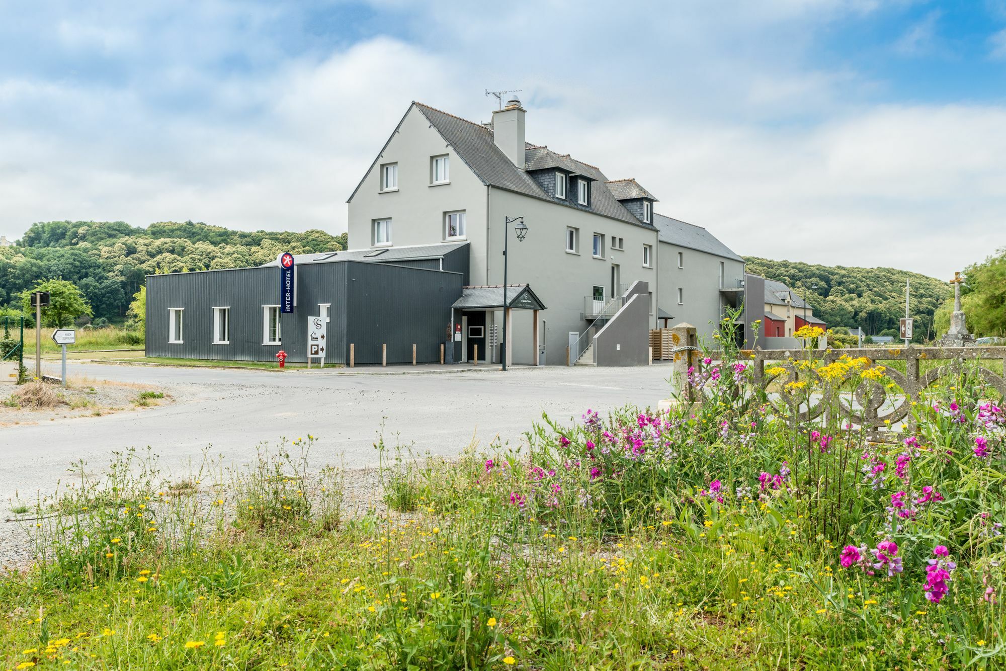 Inter-Hotel Le Mont Saint-Michel Sud Les Quatre Salines Roz-sur-Couesnon Buitenkant foto